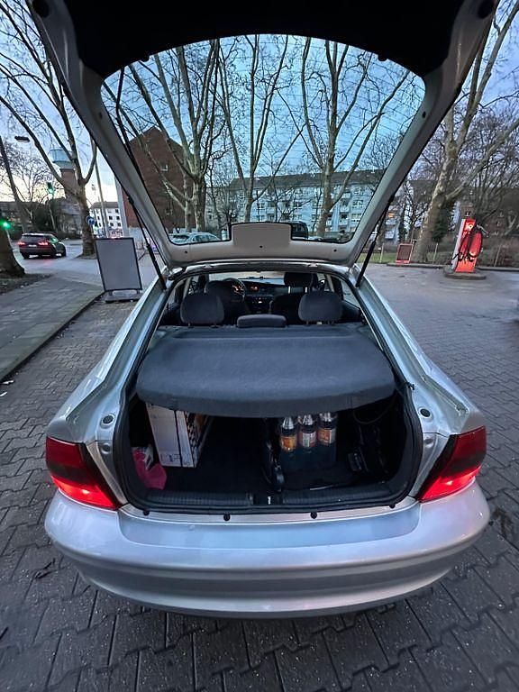 Gebraucht Opel Vectra 116 PS (85 kW) 1998 Silber Limousine