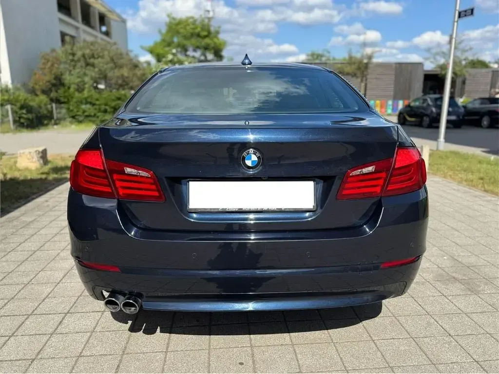Gebraucht BMW 530 Comfort Edition 258 PS (189 kW) 2012 Blau Limousine