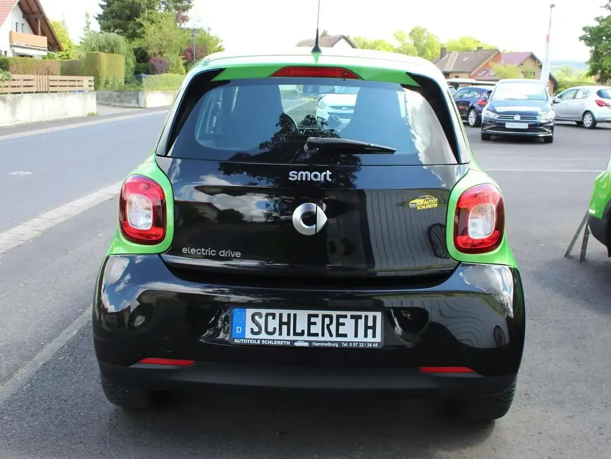 Używany Smart ForFour Electric Drive 60 kW (82 KM) 2018 Zielony Hatchback