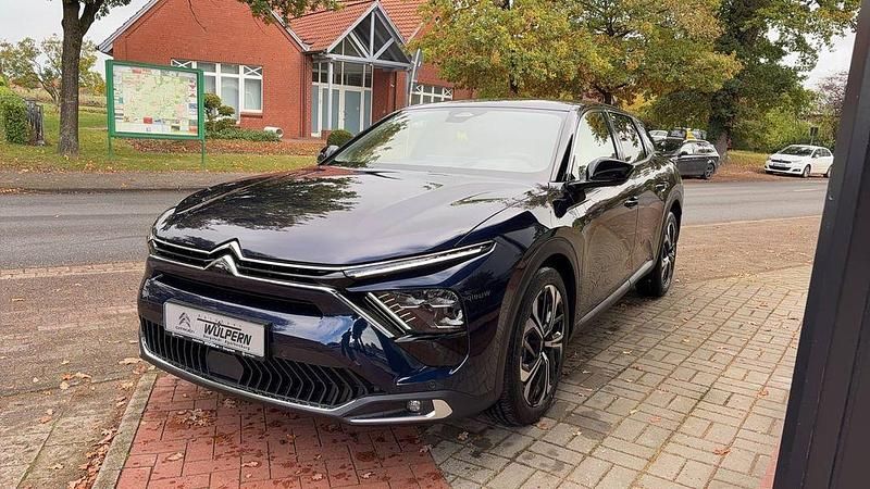 Neu Citroën C5 X 145 PS (106 kW) 2025 Blau Kombi
