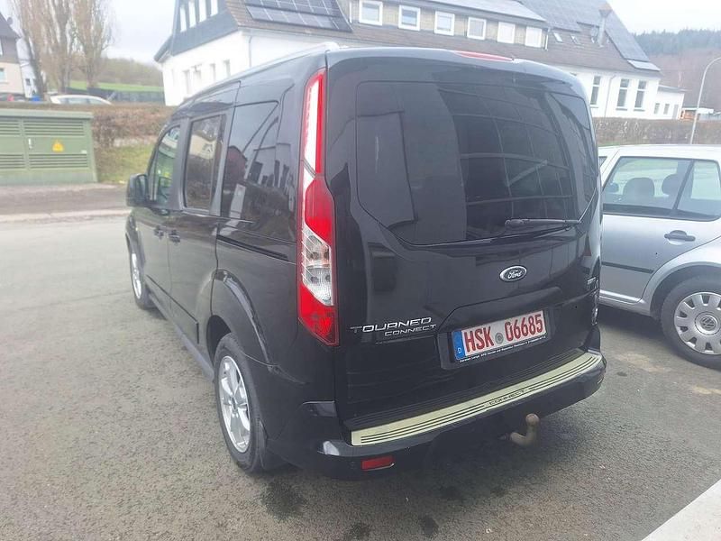 Gebraucht Ford Tourneo Connect Titanium 101 PS (74 kW) 2014 Pantherschwarz metallic Van / Kleinbus