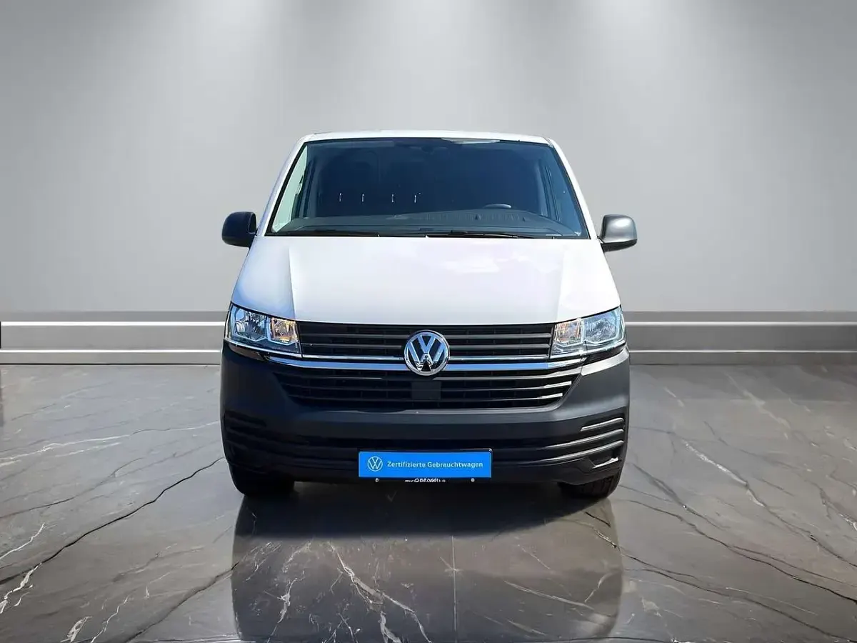 Gebraucht VW T7 110 PS (80 kW) 2025 Candyweiß Van