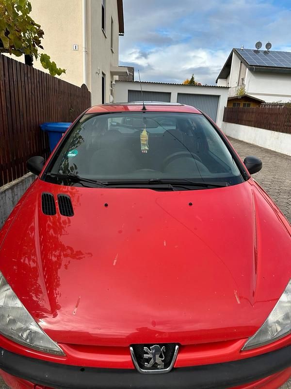 Rot Gebraucht 2000 Peugeot 206 Kleinwagen | 299 € (Fairer Preis) - Bild 1/4