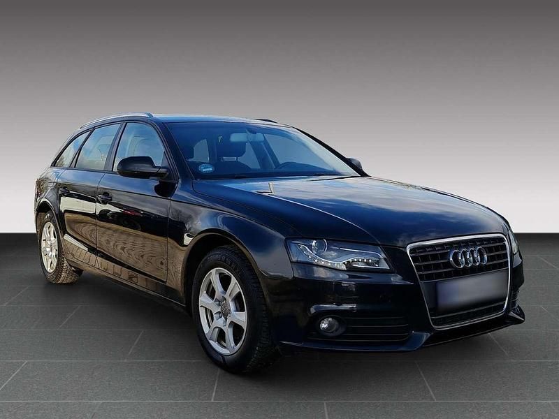 Gebraucht Audi A4 Attraction 143 PS (105 kW) 2011 Phantomschwarz perleffekt Kombi
