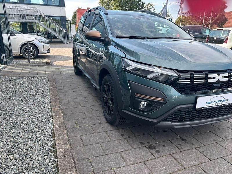Neu Dacia Jogger Extreme 94 PS (69 kW) 2025 Grün Van / Kleinbus