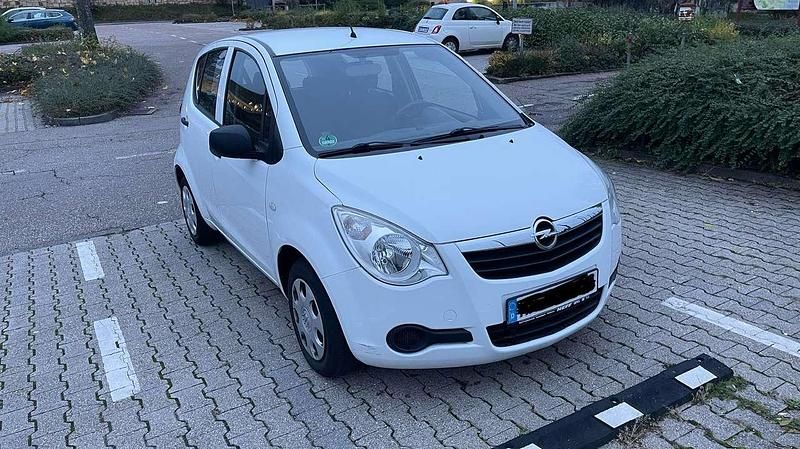 Gebraucht Opel Agila 68 PS (50 kW) 2009 Weiß Kleinwagen