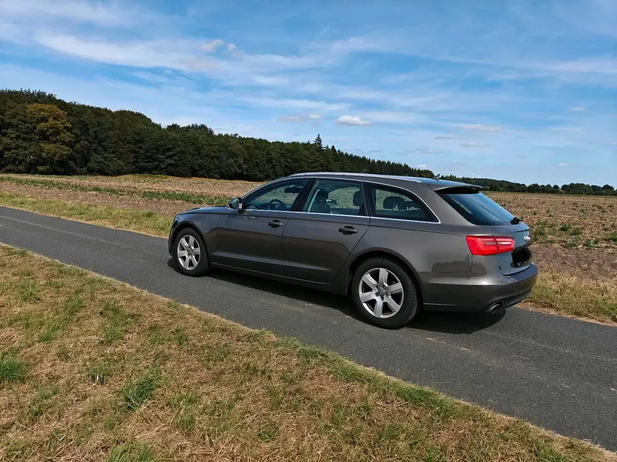 Gebraucht Audi A6 Basis 184 PS (135 kW) 2012 Braun Kombi