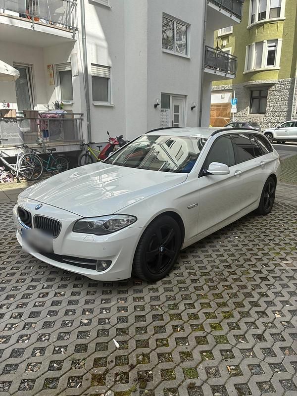 Gebraucht BMW 520 184 PS (135 kW) 2011 Weiß Kombi