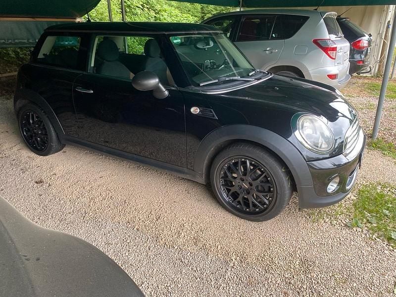 Schwarz Gebraucht 2011 Mini ONE Kleinwagen | 4.650 € (Fairer Preis) - Bild 1/2