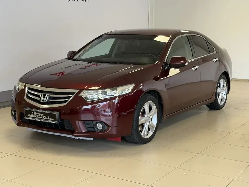Gebraucht Honda Accord Lifestyle 156 PS (114 kW) 2011 Basque red pearl Limousine
