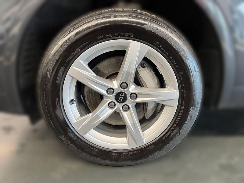 Usado Audi Q5 Advanced 299 HP (219 kW) 2022 Cinzento SUV