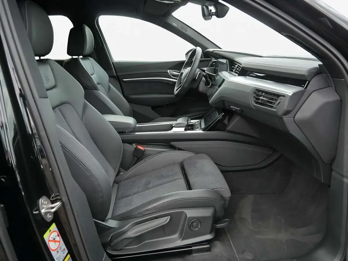 Gebraucht Audi Q8 e-tron S-Line 250 kW (340 PS) 2023 Schwarz SUV