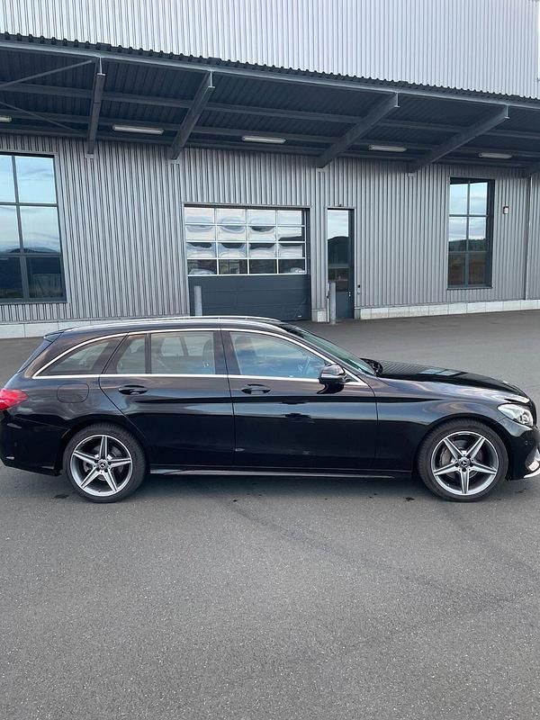Gebraucht Mercedes C220 AMG line 170 PS (125 kW) 2017 Schwarz Kombi