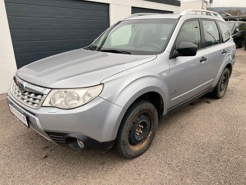 Gebraucht Subaru Forester Active 150 PS (110 kW) 2013 Silber SUV