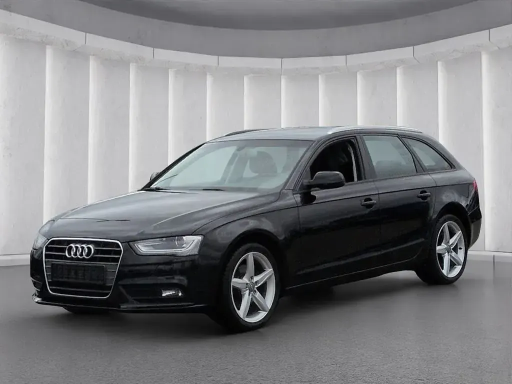 Używany Audi A4 Attraction 190 KM (139 kW) 2014 Czarny Kombi
