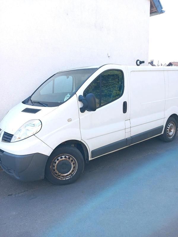 Gebraucht Renault Trafic 90 PS (66 kW) 2007 Weiß Van / Kleinbus
