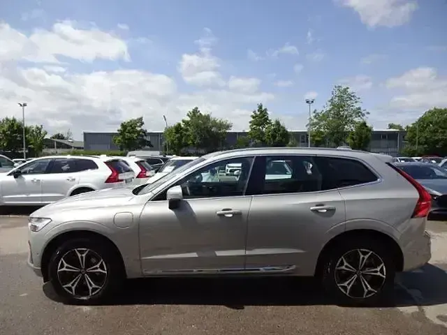 Gebraucht Volvo XC60 Inscription 341 PS (250 kW) 2021 Silver dawn / metallic SUV