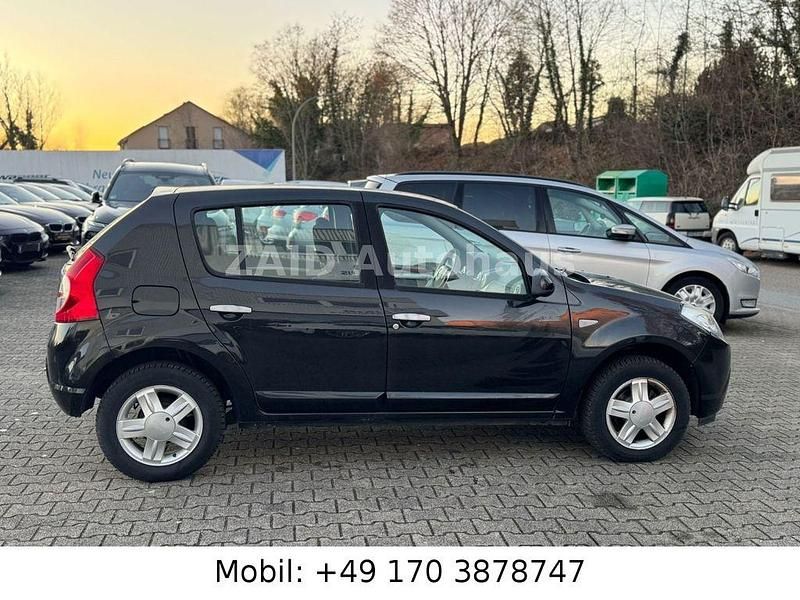 Gebraucht Dacia Sandero Lauréate 75 PS (55 kW) 2011 Schwarz Limousine