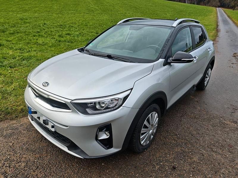 Silber Gebraucht 2019 Kia Stonic Vision SUV | 11.500 € (Guter Preis) - Bild 1/4