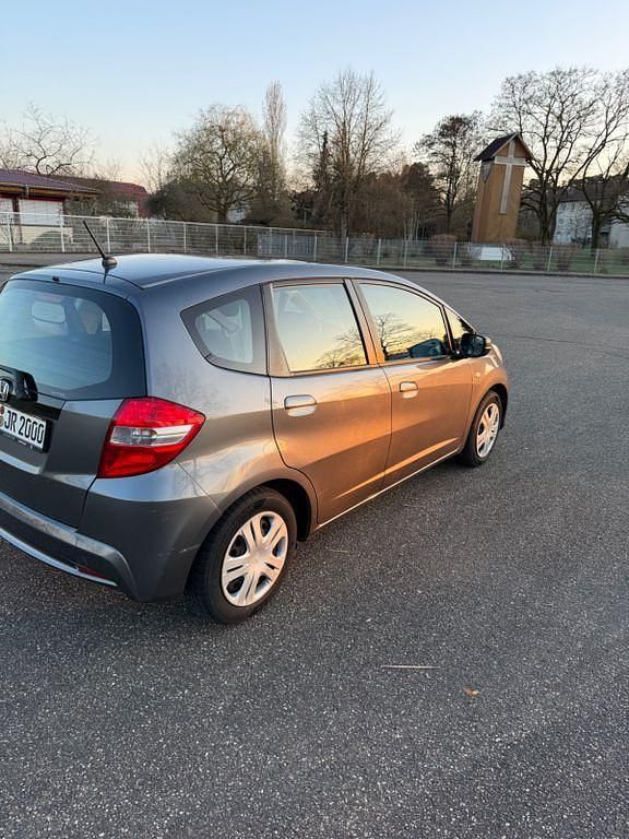 Gebraucht Honda Jazz Trend 90 PS (66 kW) 2013 Grau Kleinwagen