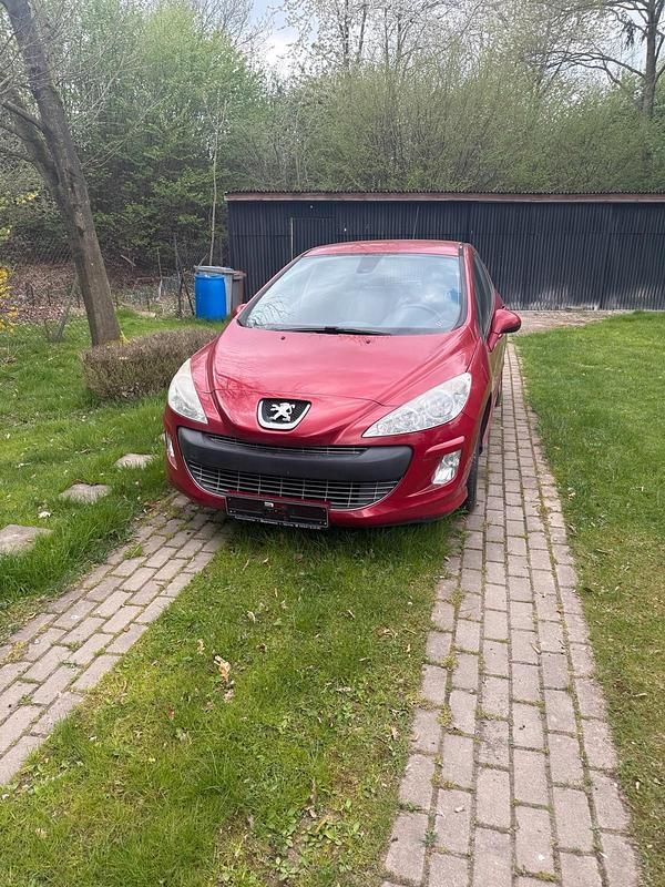 Rot Gebraucht 2009 Peugeot 308 Kleinwagen | 2.350 € (Etwas zu teuer) - Bild 1/4