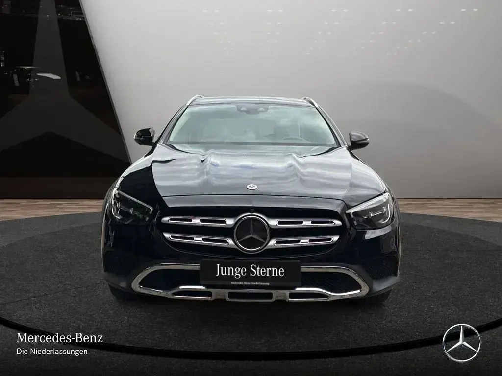 Gebraucht Mercedes E220 All-Terrain 194 PS (142 kW) 2023 Schwarz Kombi