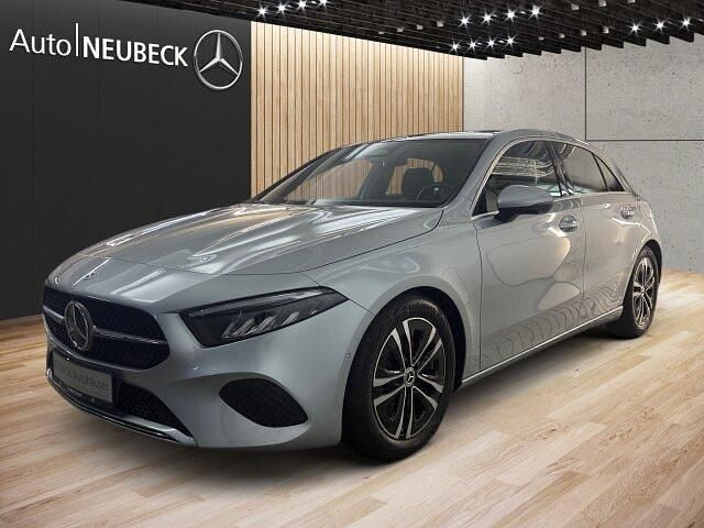 Lack hightechsilber Gebraucht 2023 Mercedes A220 Progressive Limousine | 35.900 € (Fairer Preis) - Bild 1/2