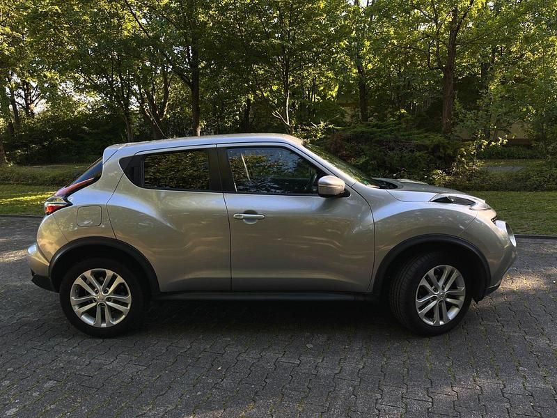Gebraucht Nissan Juke Acenta 116 PS (85 kW) 2015 Silber SUV