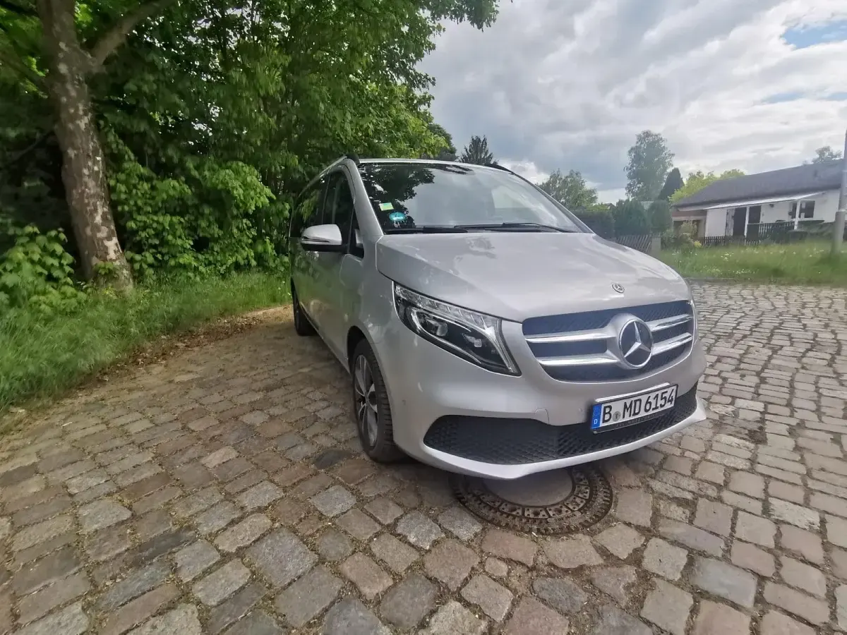 Second-hand Mercedes V300 239 CP (175 kW) 2020 Argintiu Monovolum