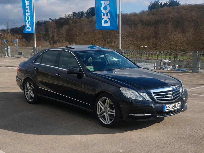 Gebraucht Mercedes E500 387 PS (284 kW) 2010 Schwarz Limousine