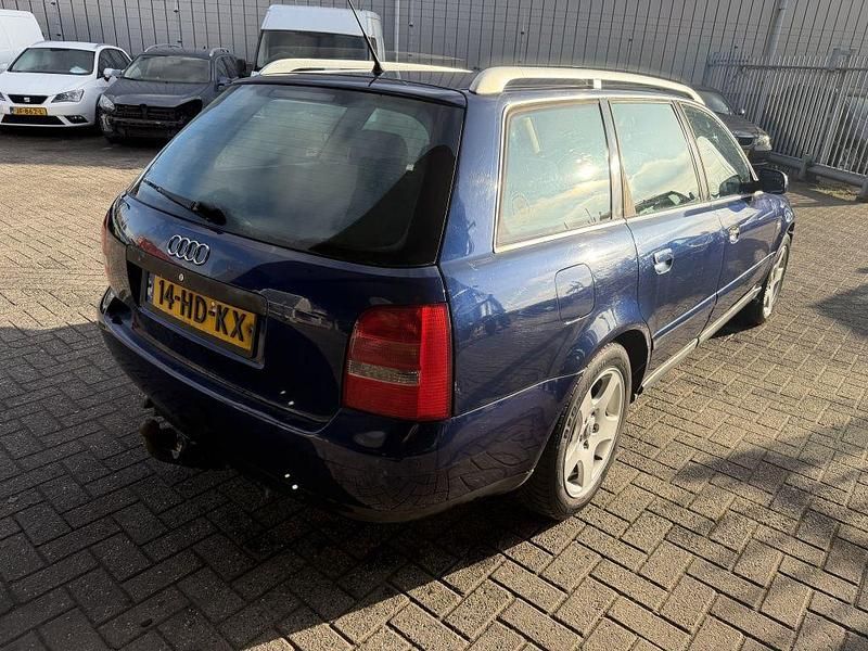 Gebraucht Audi A4 116 PS (85 kW) 2001 Blau Kombi