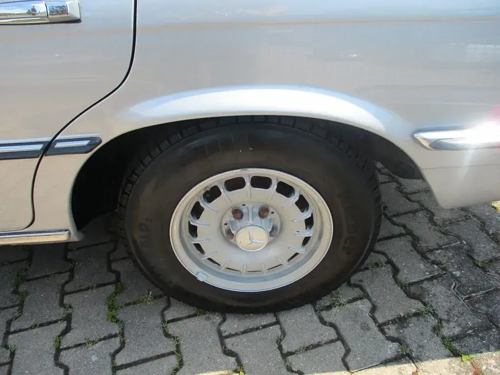 Gebraucht Mercedes 280 SE 177 PS (130 kW) 1977 Silber Limousine