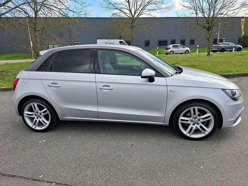 Gebraucht Audi A1 S-Line 122 PS (89 kW) 2013 Eissilber metallic Kleinwagen