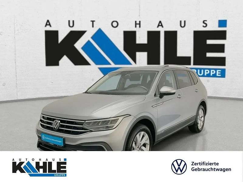 Pyritsilber Gebraucht 2024 VW Tiguan Allspace Life SUV | 30.990 € (Superpreis) - Bild 1/4