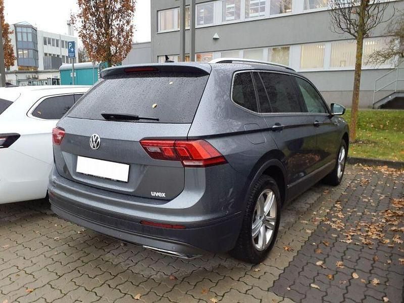 Gebraucht VW Tiguan Allspace Comfortline 200 PS (147 kW) 2020 Grau SUV