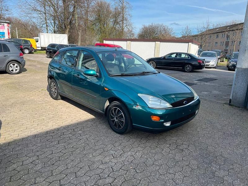 Gebraucht Ford Focus Ghia 116 PS (85 kW) 1999 Grün Limousine