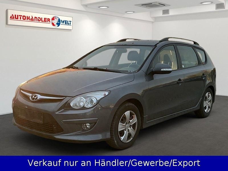 Grau Gebraucht 2011 Hyundai i30 Classic Kombi | 1.399 € (Fairer Preis) - Bild 1/3