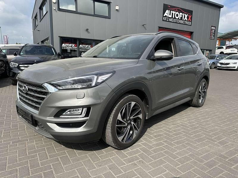 Grau Gebraucht 2020 Hyundai Tucson Trend SUV | 22.999 € (Fairer Preis) - Bild 1/4