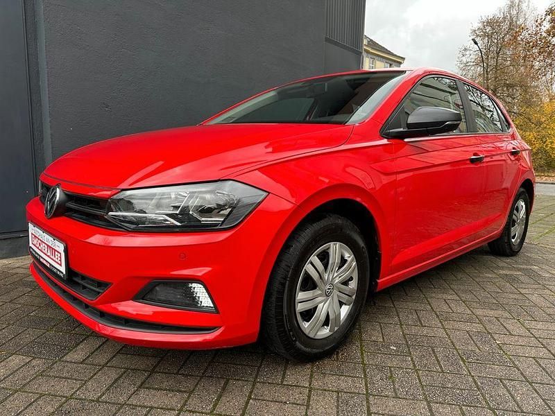 Gebraucht VW Polo 65 PS (47 kW) 2019 Rot Limousine