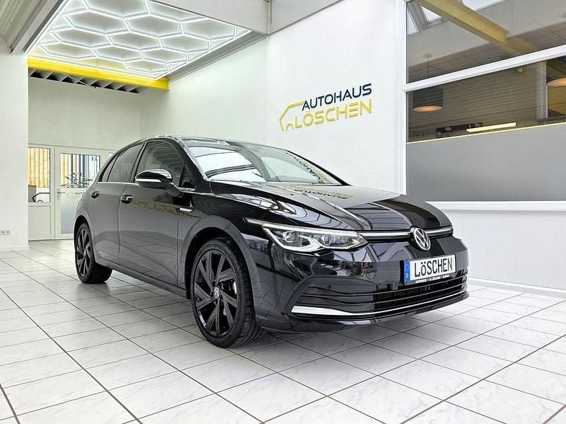 Gebraucht VW Golf VIII Style 150 PS (110 kW) 2023 Schwarz Limousine