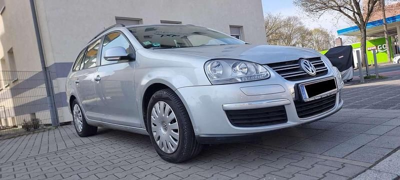 Gebraucht VW Golf V Trendline 102 PS (75 kW) 2009 Reflexsilber metallic Kombi