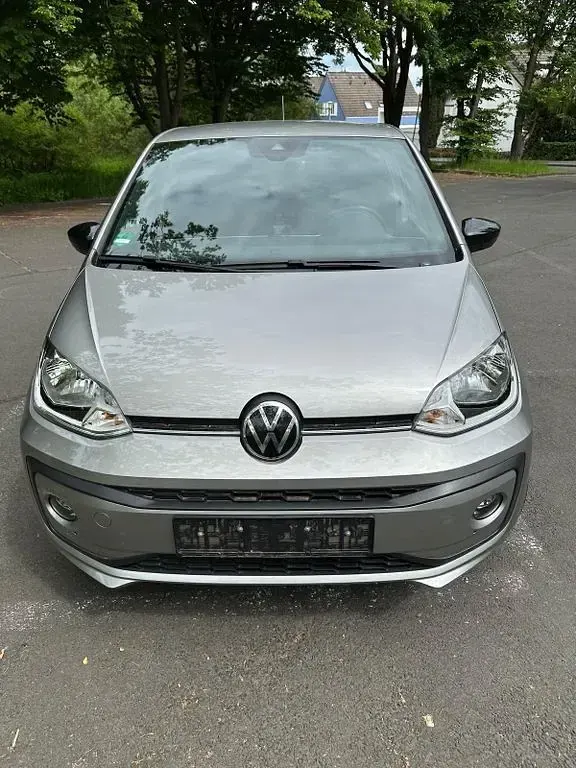 Second-hand VW up! 65 CP (47 kW) 2024 Argintiu Hatchback