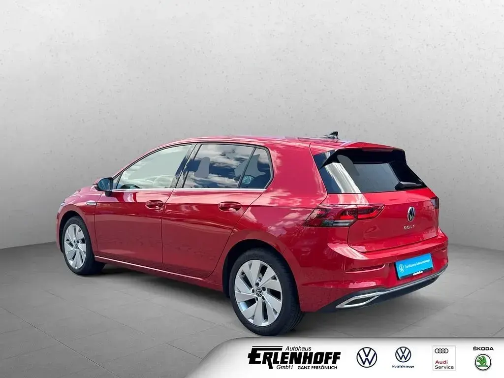 Gebraucht VW Golf VIII Style 150 PS (110 kW) 2022 Rot Limousine