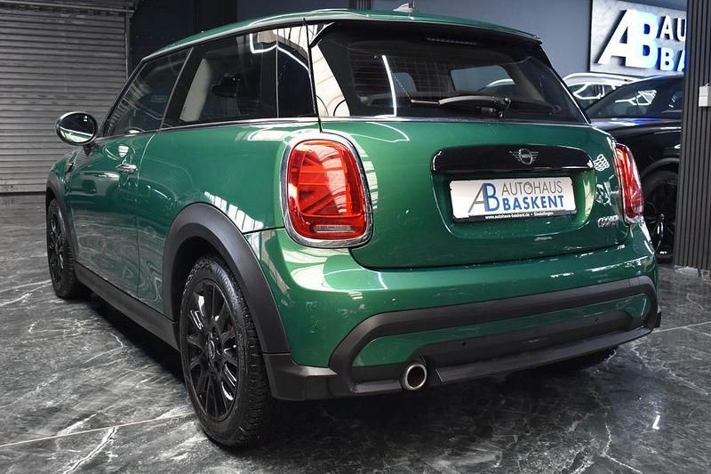 Gebraucht Mini Cooper Classic 136 PS (100 kW) 2022 Grün Kleinwagen