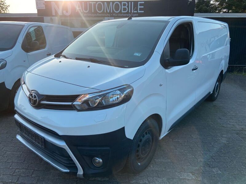 Weiß Gebraucht 2020 Toyota Proace Van | 10.980 € (Guter Preis) - Bild 1/4