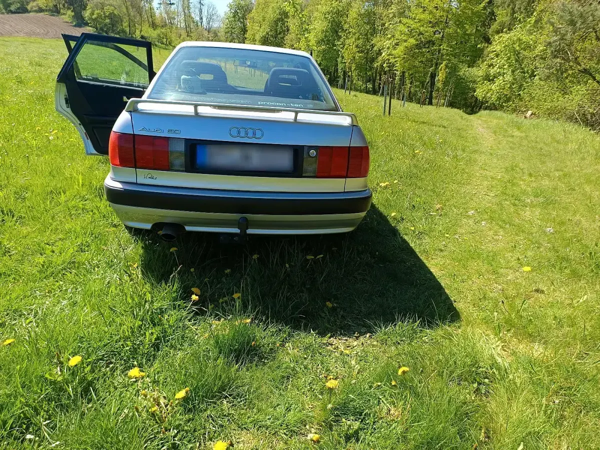 Second-hand Audi 80 90 CP (66 kW) 2002 Argintiu Berlinǎ