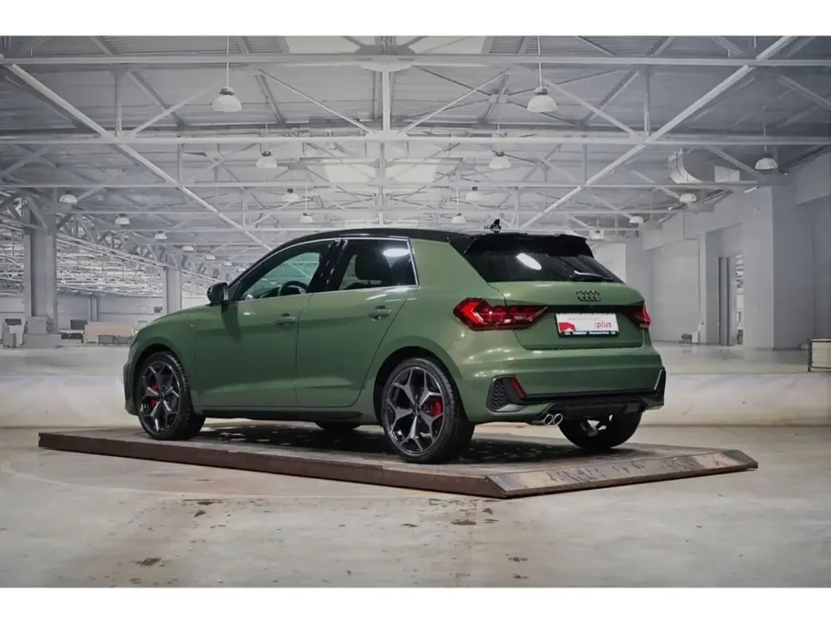 Gebraucht Audi A1 Sportback S-Line 207 PS (152 kW) 2025 Distriktgrün metallic Kleinwagen