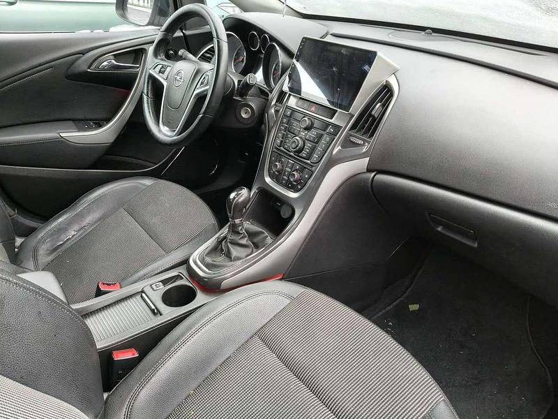 Gebraucht Opel Astra Design Edition 120 PS (88 kW) 2011 Limousine