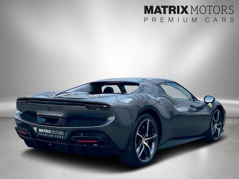 Gebraucht Ferrari 296 829 PS (609 kW) 2024 Grau Coupé