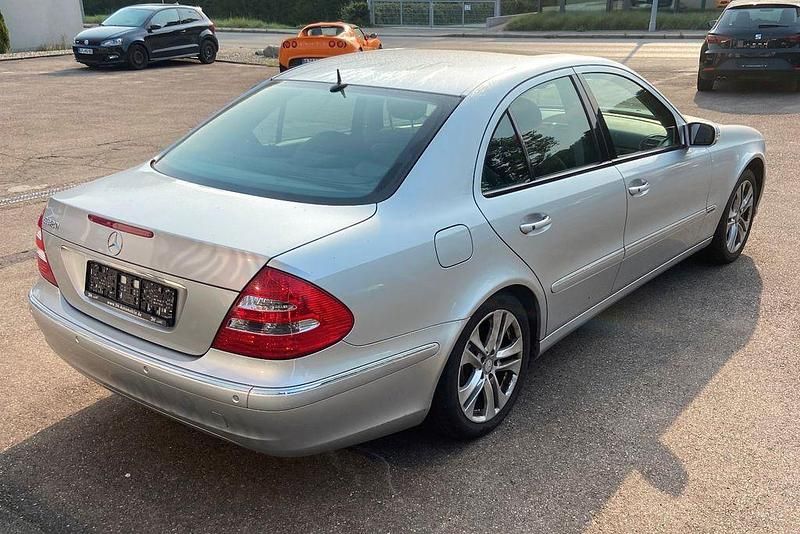 Gebraucht Mercedes E320 Elegance 224 PS (164 kW) 2002 Silber Limousine